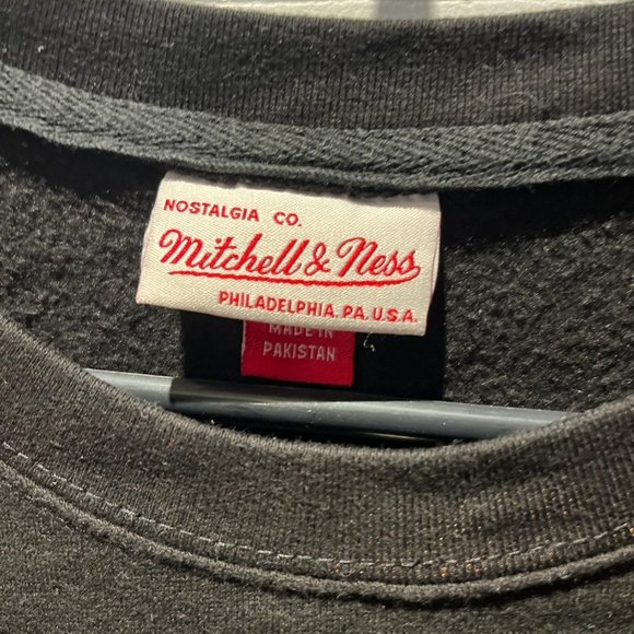 Mitchell And Ness Black Crewneck - Picture 4 of 4